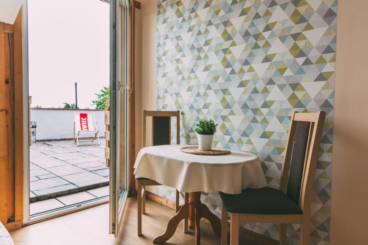 Pokoje Goscinne & Restauracja Pestka Choczewo 外观 照片