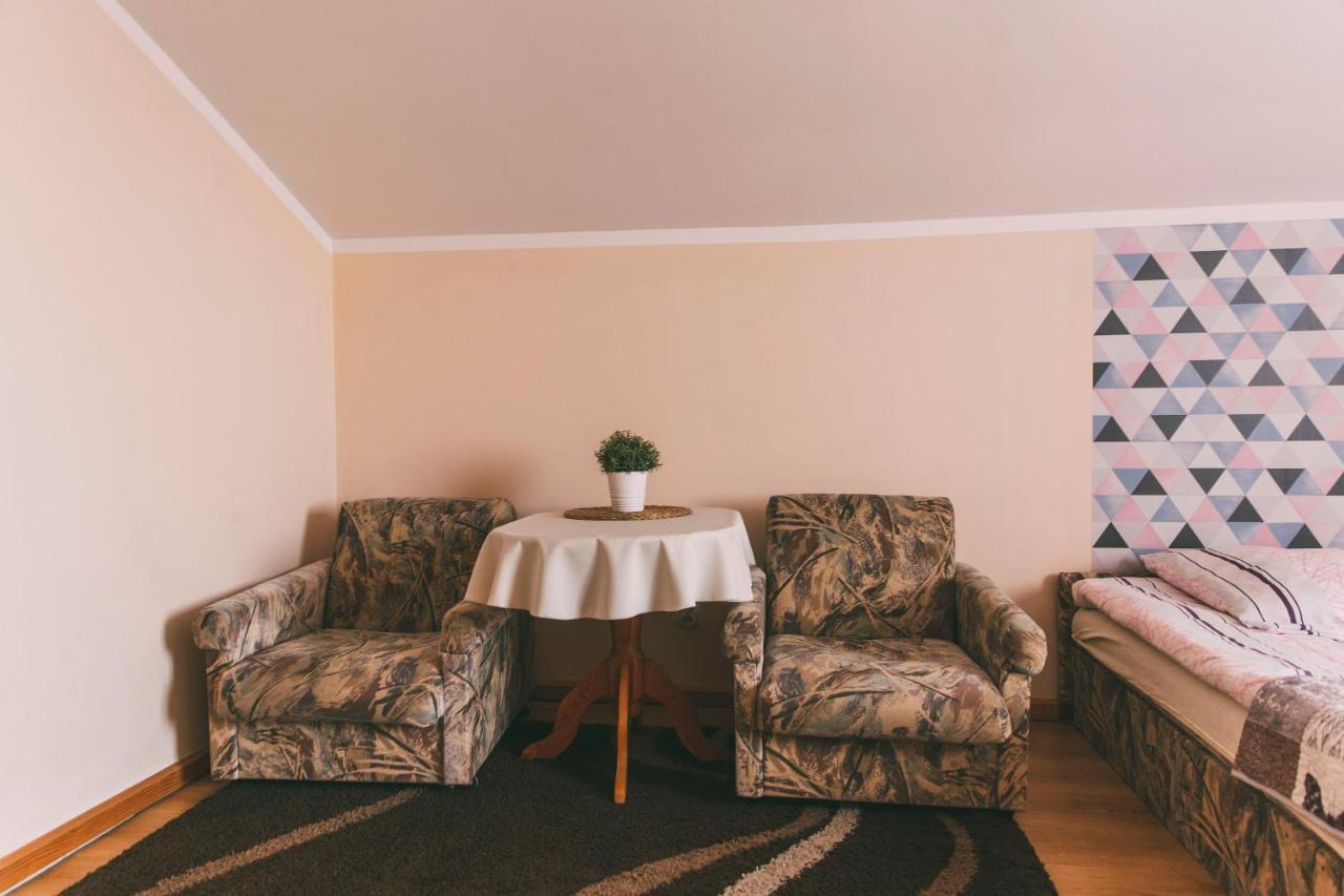 Pokoje Goscinne & Restauracja Pestka Choczewo 外观 照片